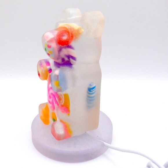 Jumbo Resin Gummy Bear & Base Lamp - Picture 4 of 15